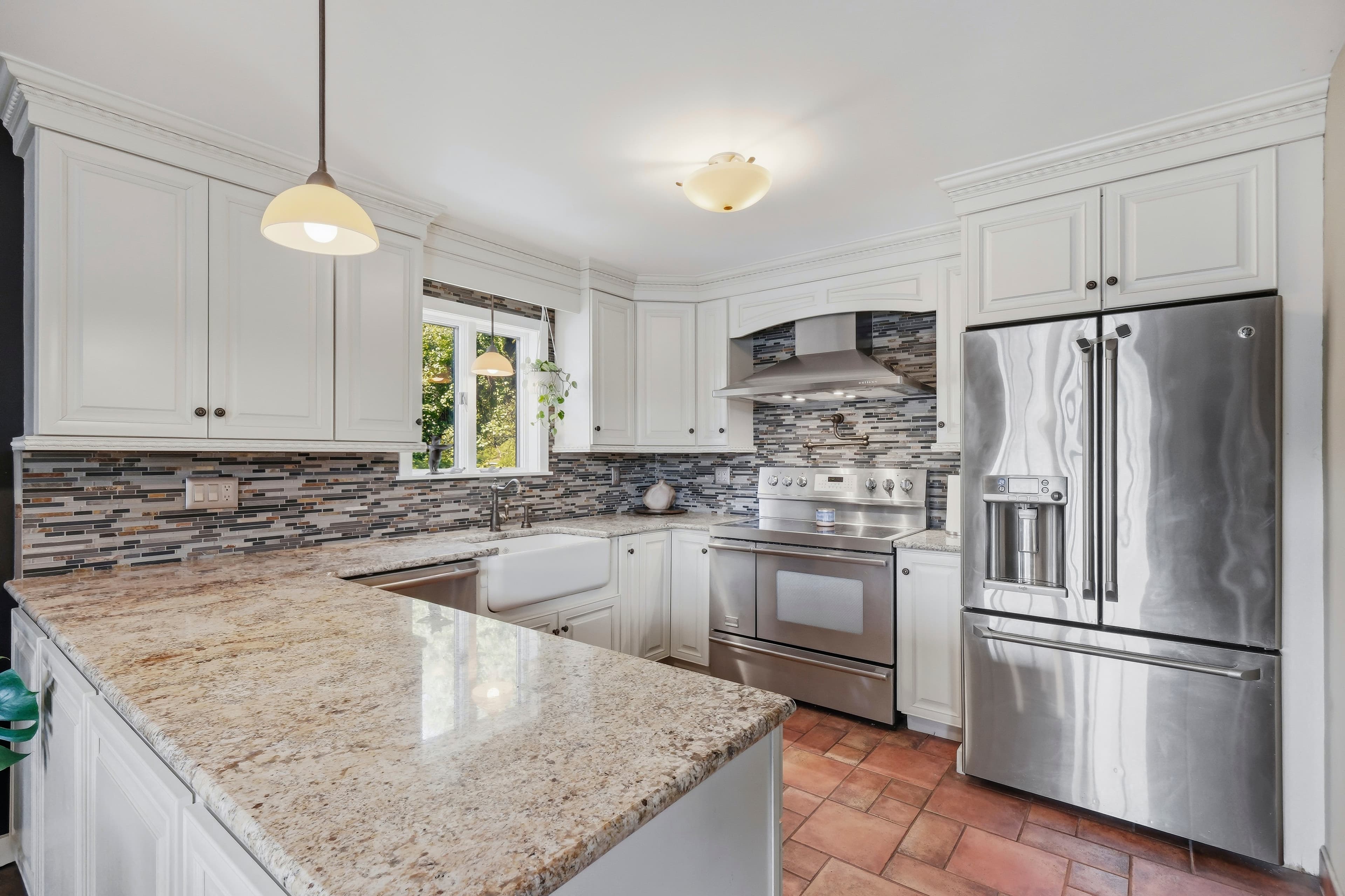 Kitchen (1st Floor)