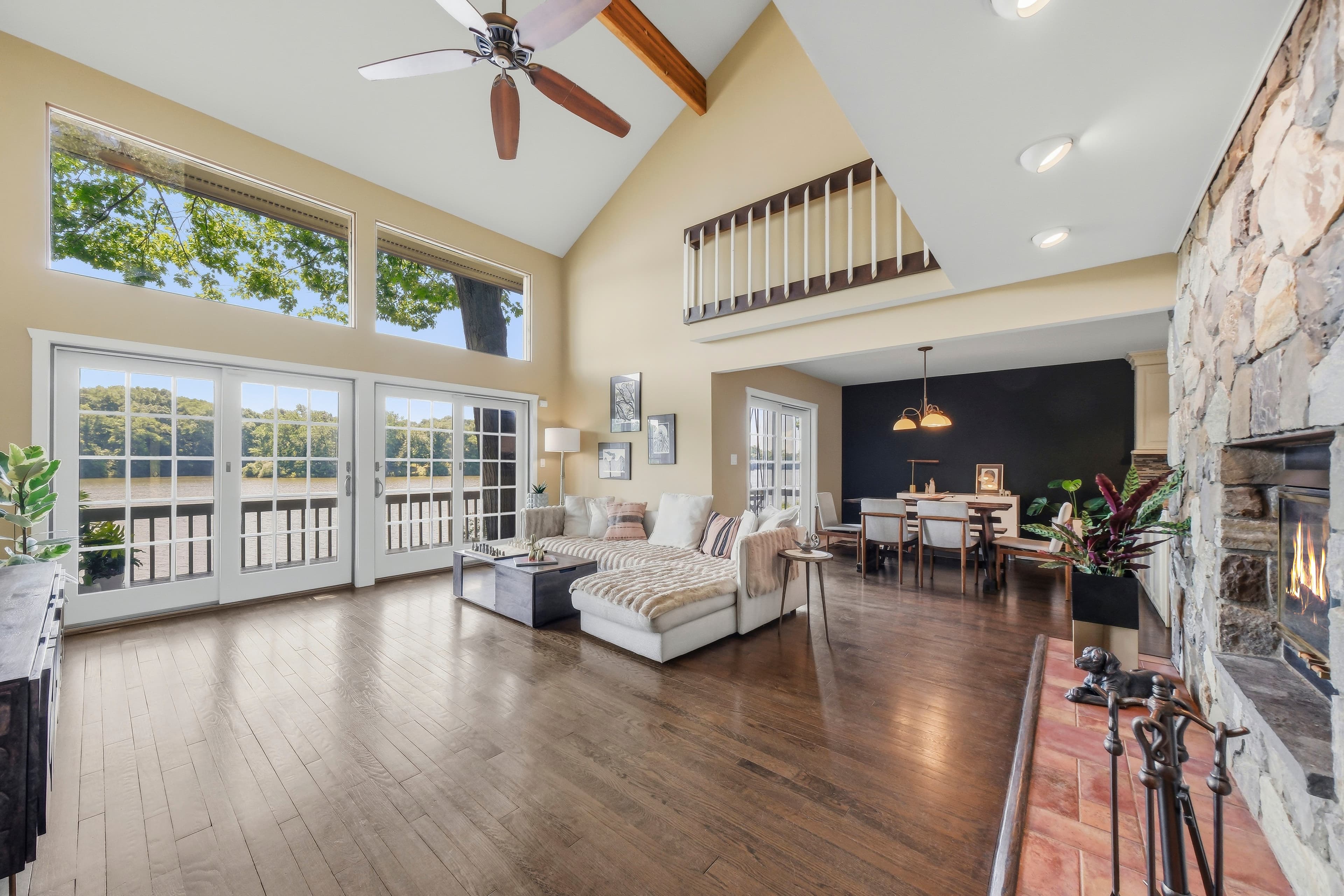 Living Room (1st Floor)