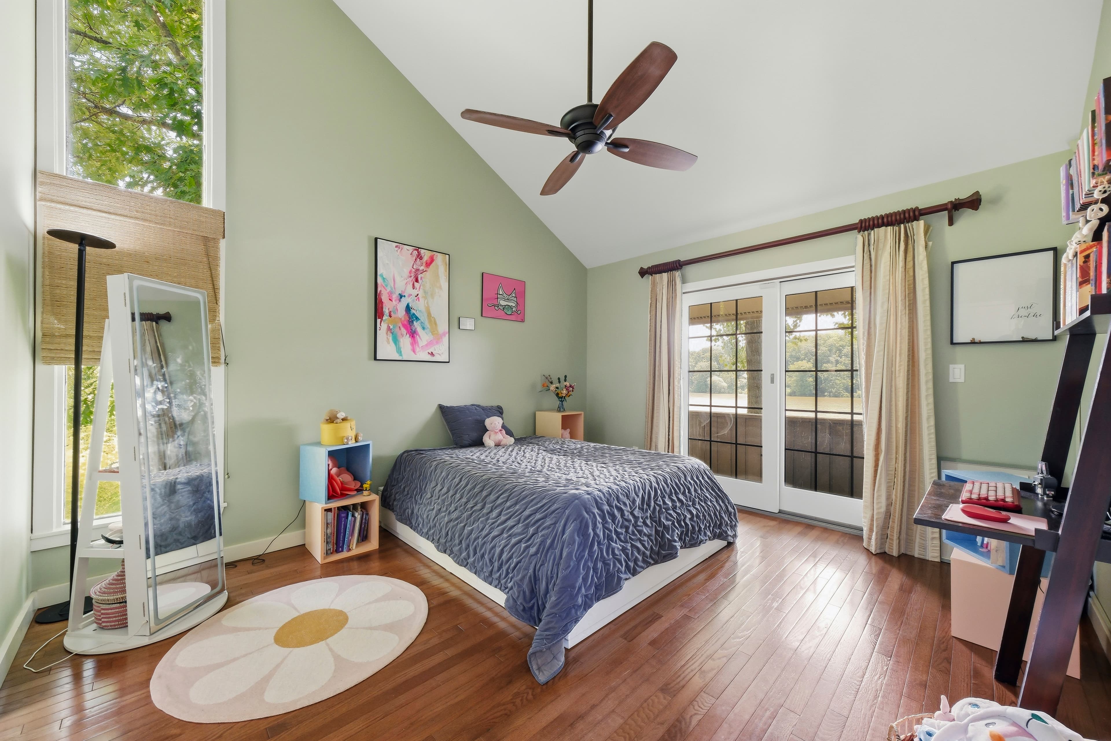 Primary Bedroom (2nd Floor)